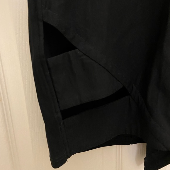 Black cut out dress! Perfect lil black dress - Picture 3 of 7